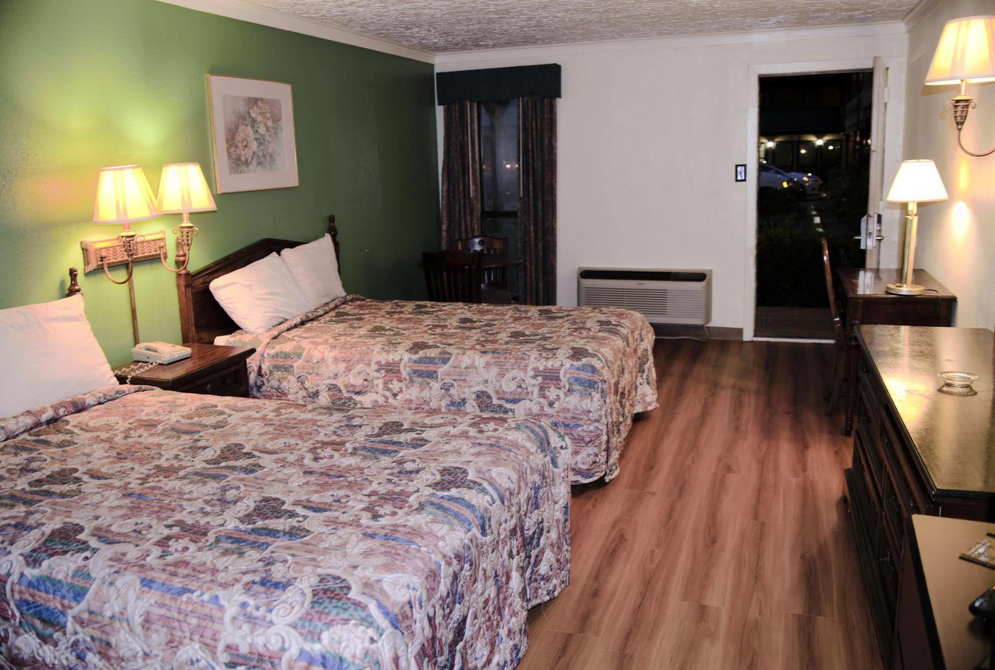 Victorian Inn & Suites Nacogdoches Esterno foto